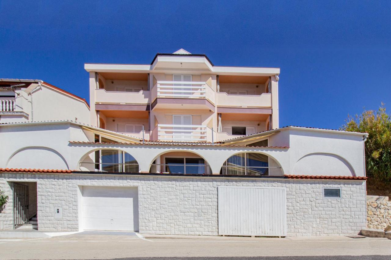 Апартаменты Galapagus Privat Beach & Boat Dock Метайна Экстерьер фото