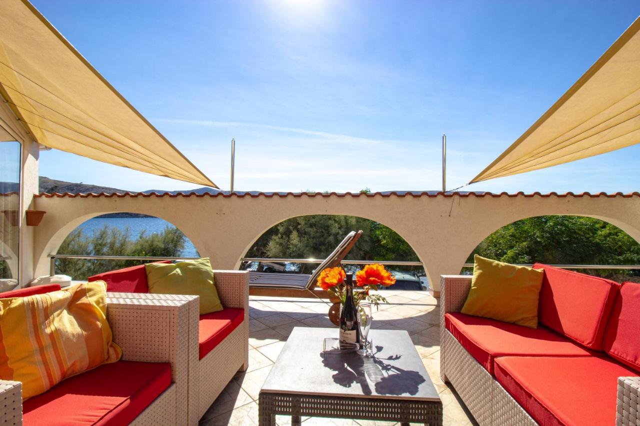 Апартаменты Galapagus Privat Beach & Boat Dock Метайна Экстерьер фото