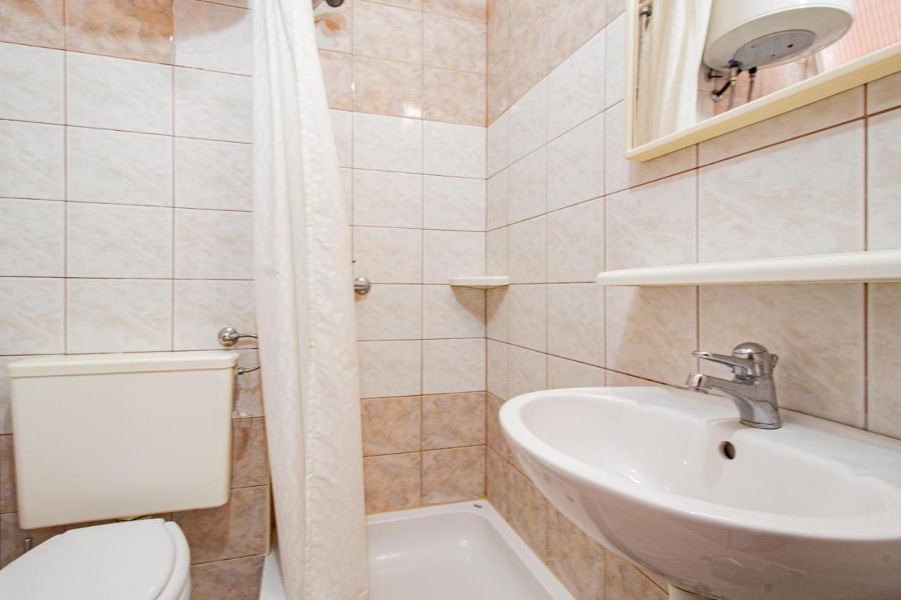 Апартаменты Galapagus Privat Beach & Boat Dock Метайна Экстерьер фото