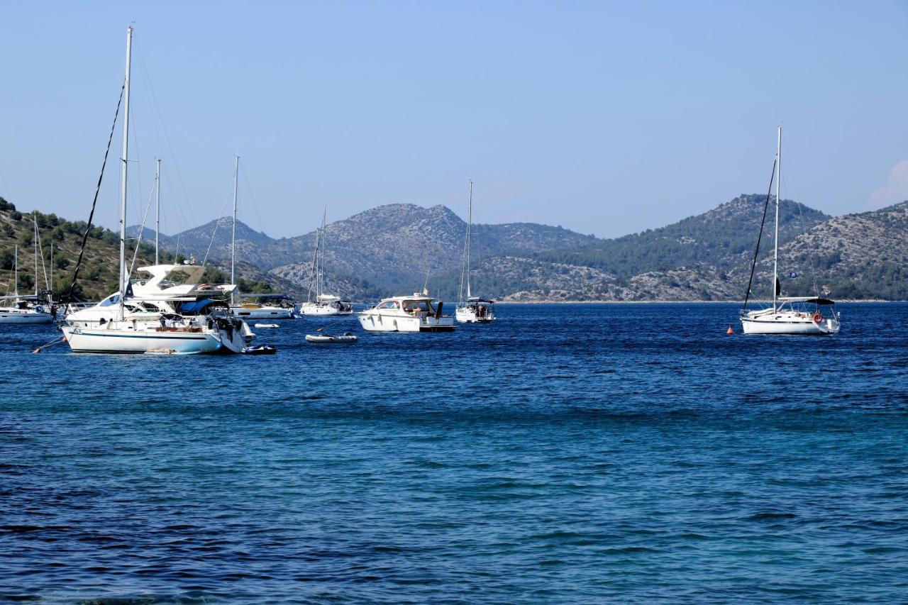 Апартаменты Galapagus Privat Beach & Boat Dock Метайна Экстерьер фото